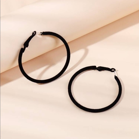 ⚠️2 for 10⚠️ Black Velvet Hoop Earrings - Picture 2 of 2